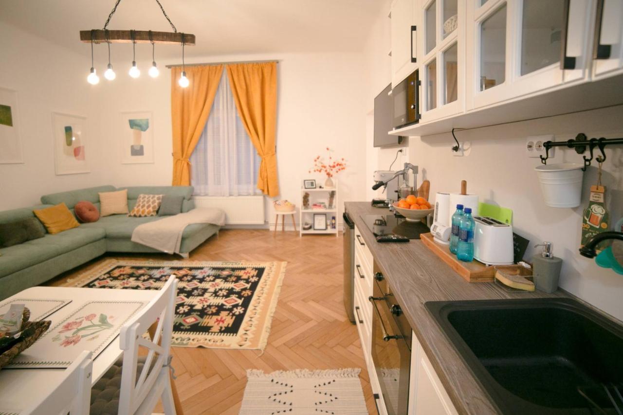Apartment Jasmine Serenity - Central, Behind Black Church *
