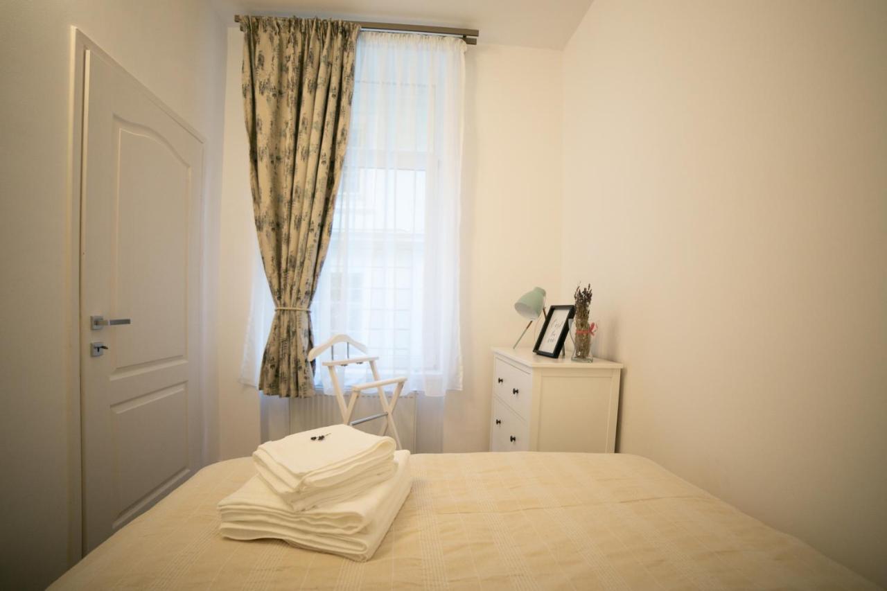Jasmine Serenity - Central, Behind Black Church Brasov